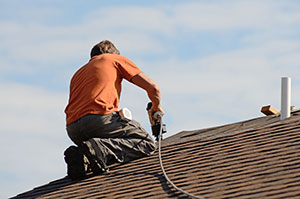 Roof repair by a roofer