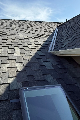 GAF Master Elite certified roofers installation of architectural shingles on a home in Happy Valley Oregon.