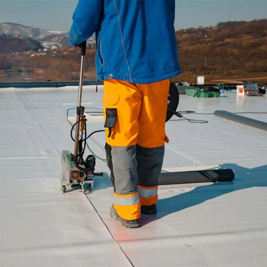Flat roof installation